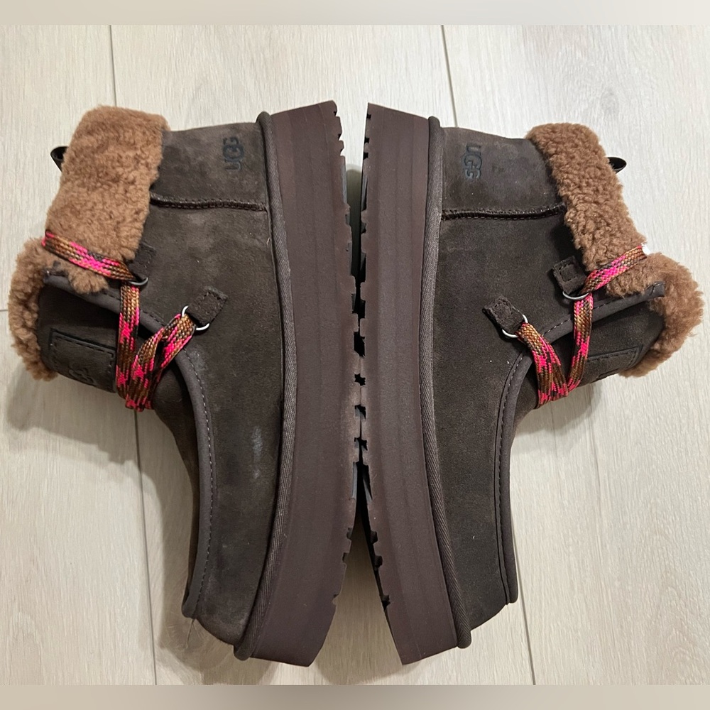Ugg Women's Funkarra Cabin Cuffed Lace-Up Cold-Weather Platform Booties 11 NEW